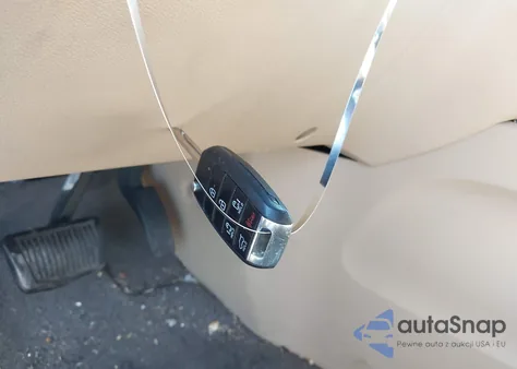 2016 Kia Sedona Lx z USA, uszkodzony, nr VIN KNDMB5C15G6094025